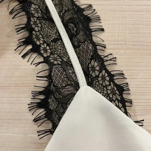 Lace strap tank - Picture 3 of 6